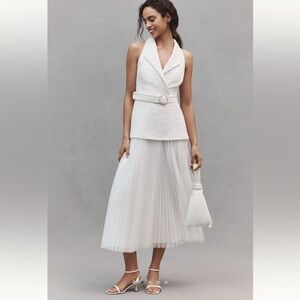 Elegant White Sleeveless Wedding Dress